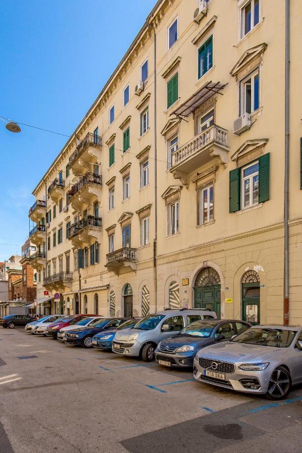 Apartments Porto Marina 2 Rijeka Exterior photo